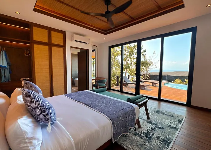 Adiwana Warnakali Resort 4*